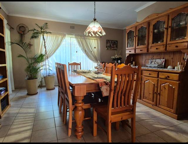 5 BEDROOM HOUSE FOR SALE IN FALCON RIDGE